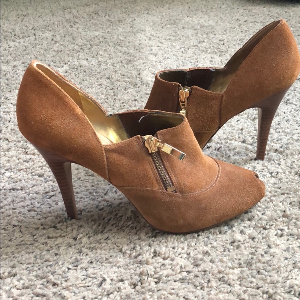 New Guess Suede Peep Toe Heels